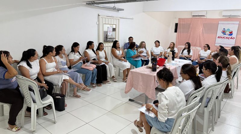 Secretaria de Educação de São Julião reúne gestores em Café da Tarde para alinhar ações de 2026