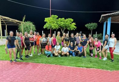 Bloquinho “Tardezinha da Saúde” reúne mulheres na Orla Municipal de São Julião em clima de Carnaval